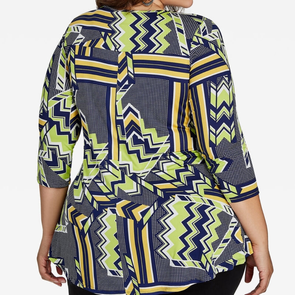 3/4 SLEEVE HI-LO GEO KEYHOLE TOP